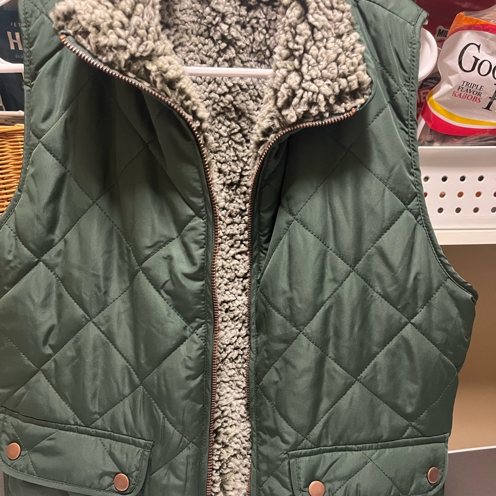 Reversible vest